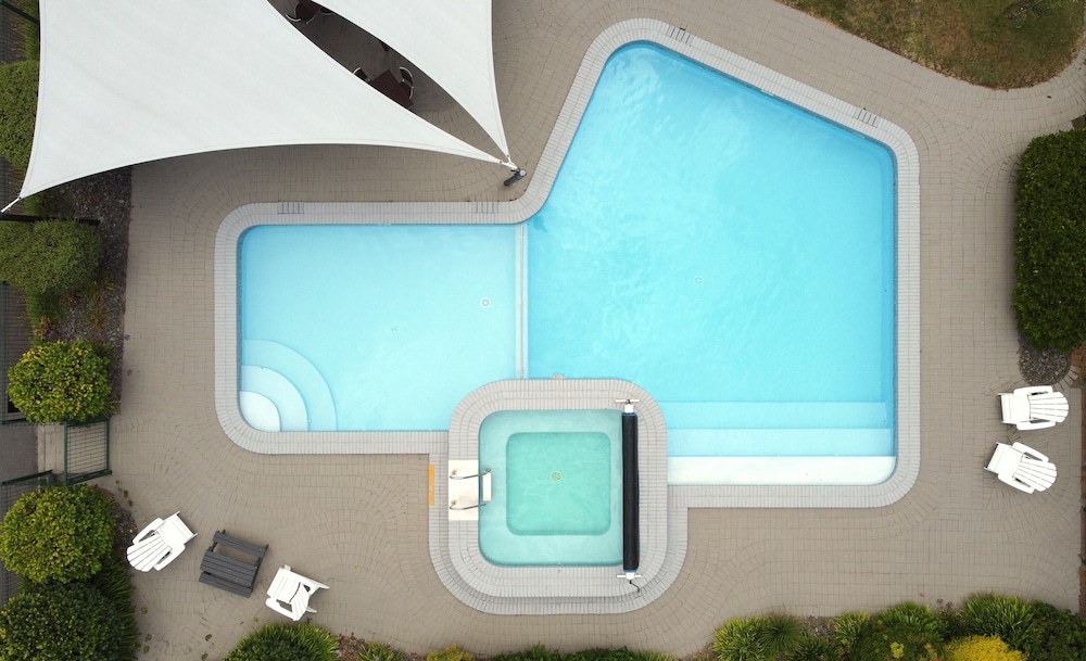 Suncourt Hotel 25/50