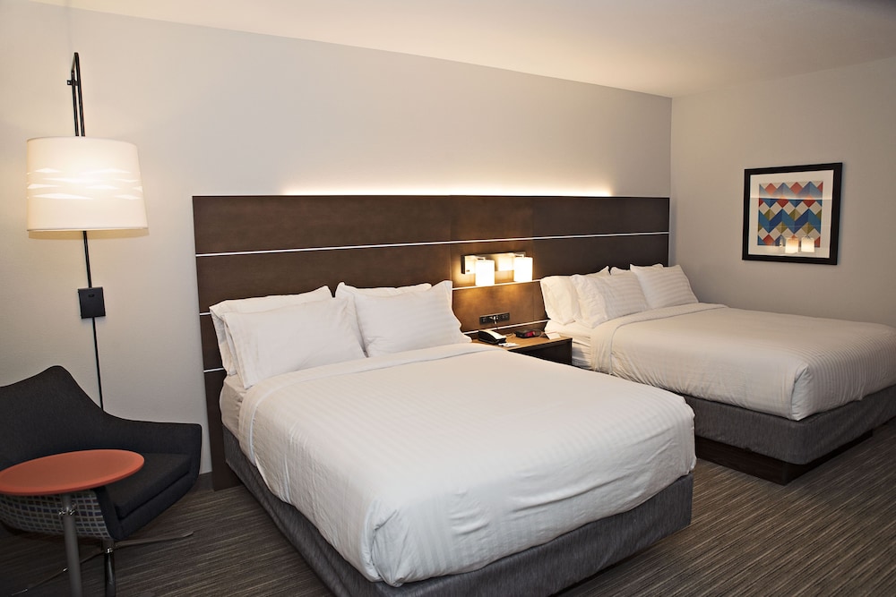 HOLIDAY INN EXPRESS & SUITES STERLING 21/56