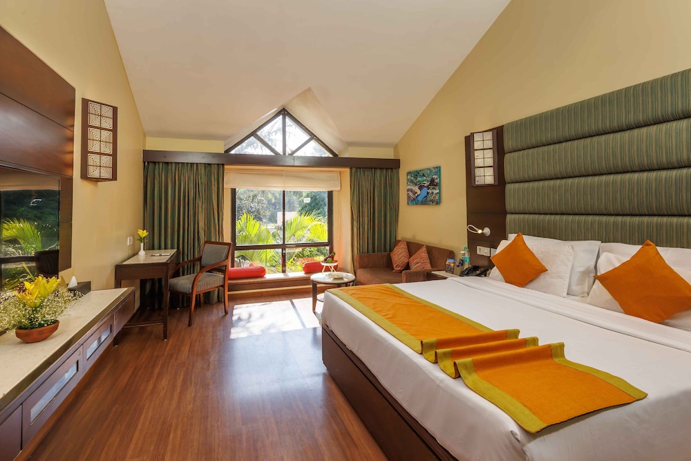 PREMIER, KING BED, GARDEN VIEW