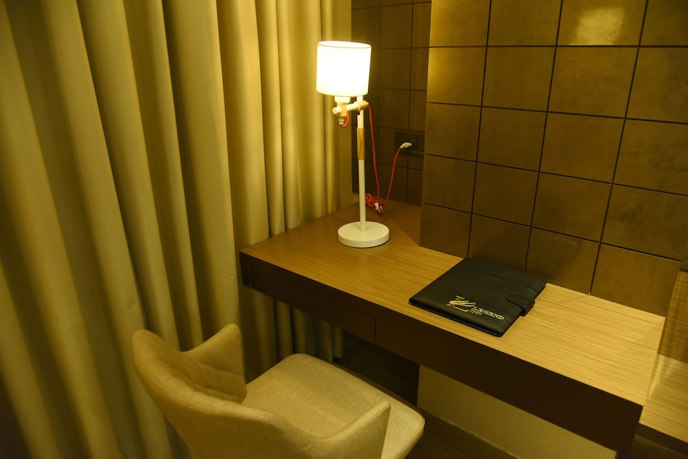 HOTEL LEGEND INN 12/22