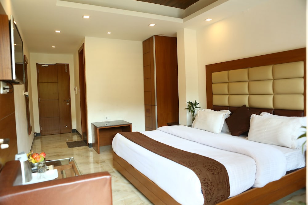 Oyo Rooms Mussoorie Library 12/38