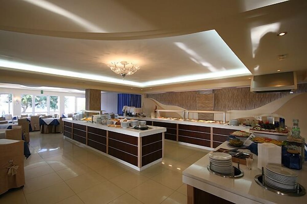 Castro Beach Hotel 11/55