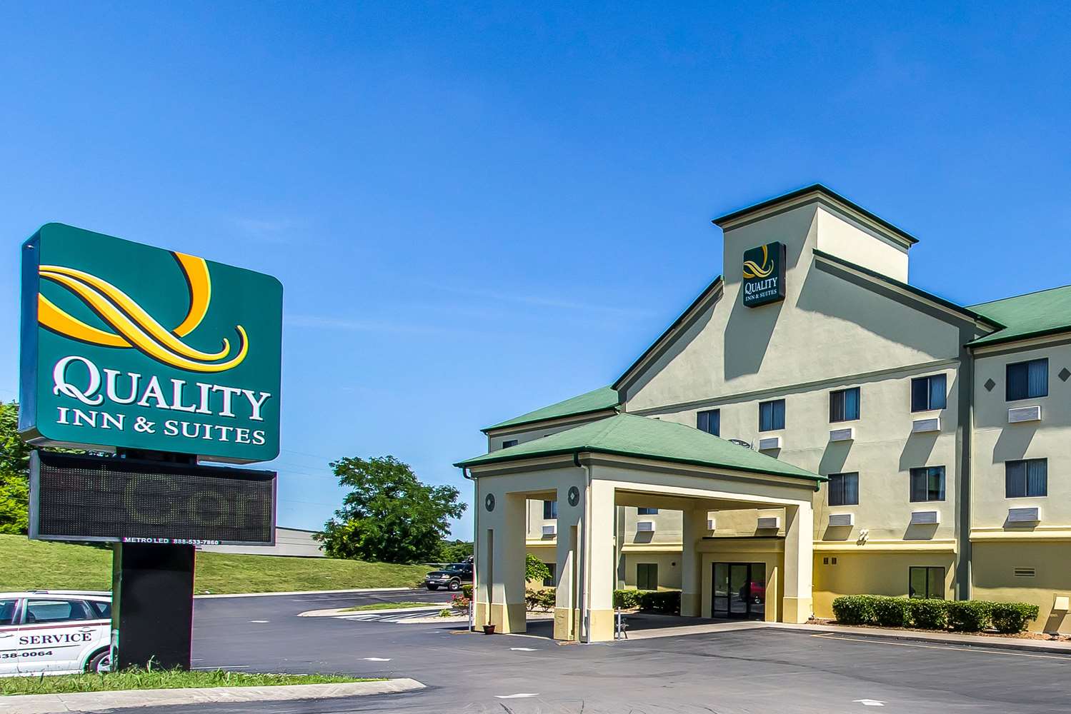 Quality Inn & Suites La Vergne, TN 17/18