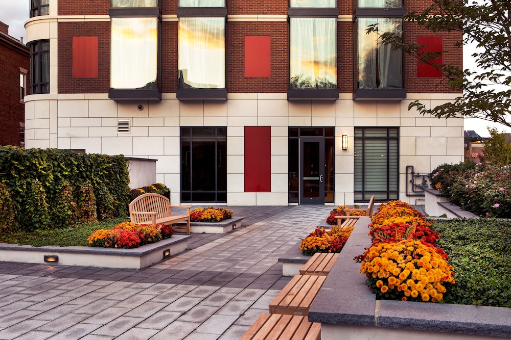 Porter Square Hotel 9/69