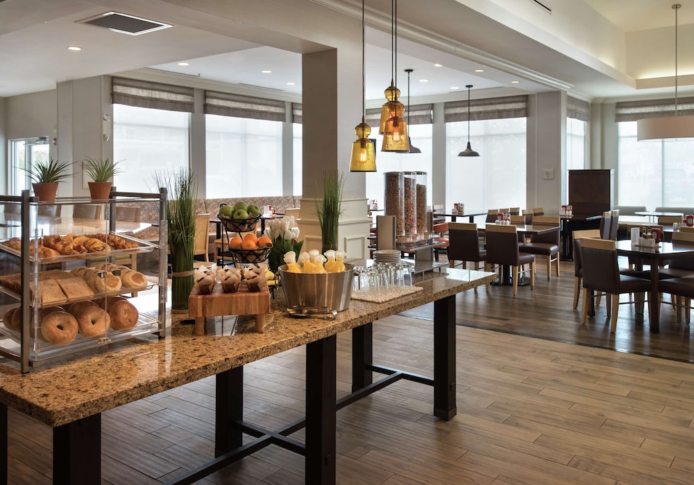 Hilton Garden Inn Riverhead 50/57