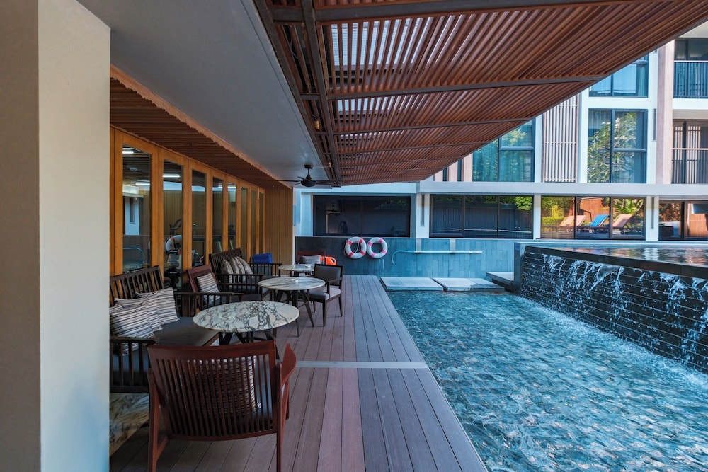 swimming pool spa