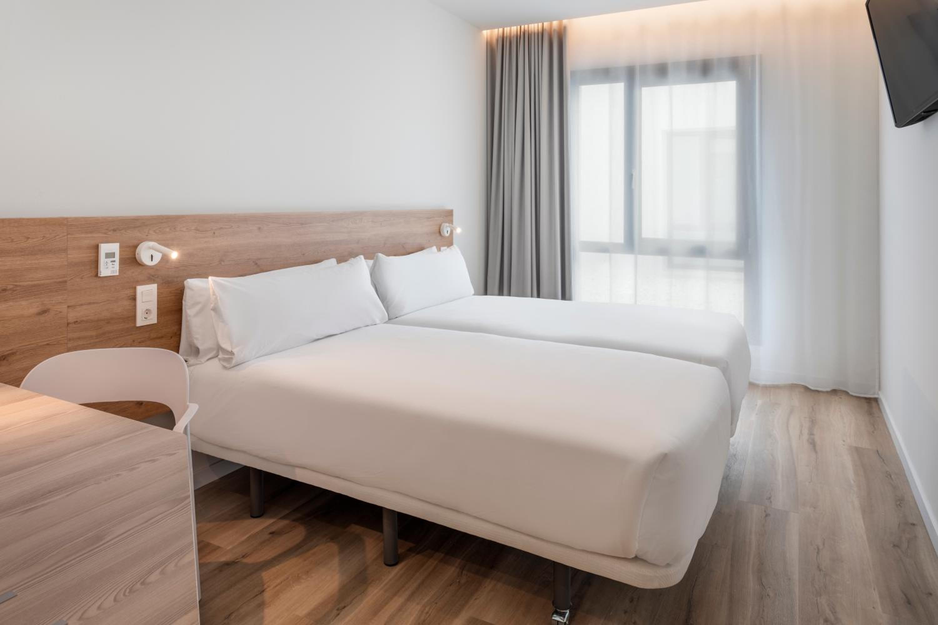 غرفة بسريرين منفصلين، B&B HOTEL Ecija 3/8
