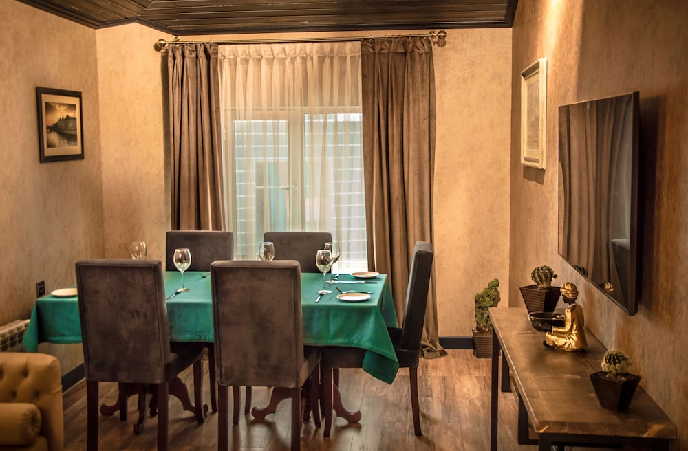 Hillmond Hotel Baku 55/61