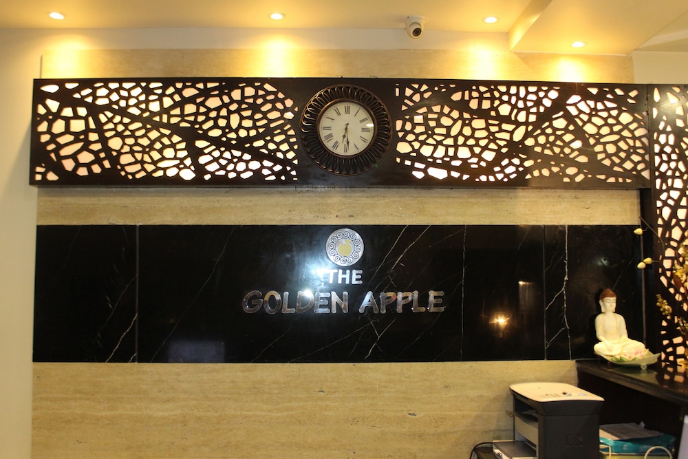 The Golden Apple 15/64