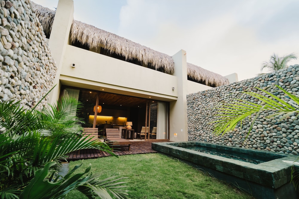 Naio Hotel 38/50