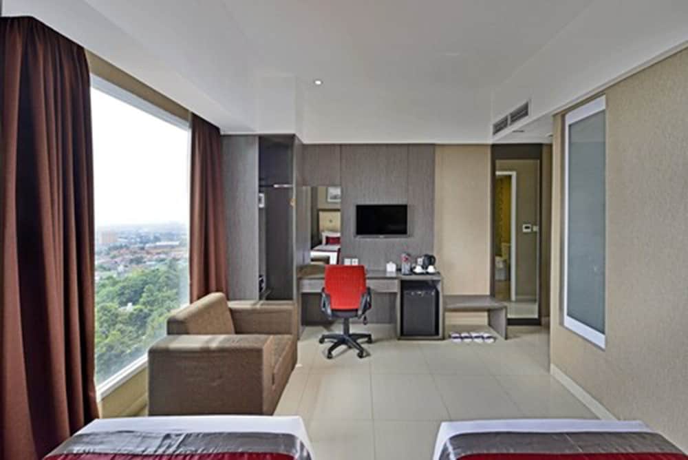 Travello Hotel Bandung 56/60