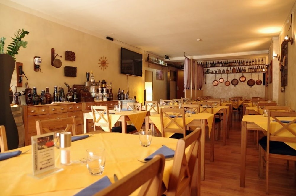 Hotel Ristorante Bahnhof Haus 32/50