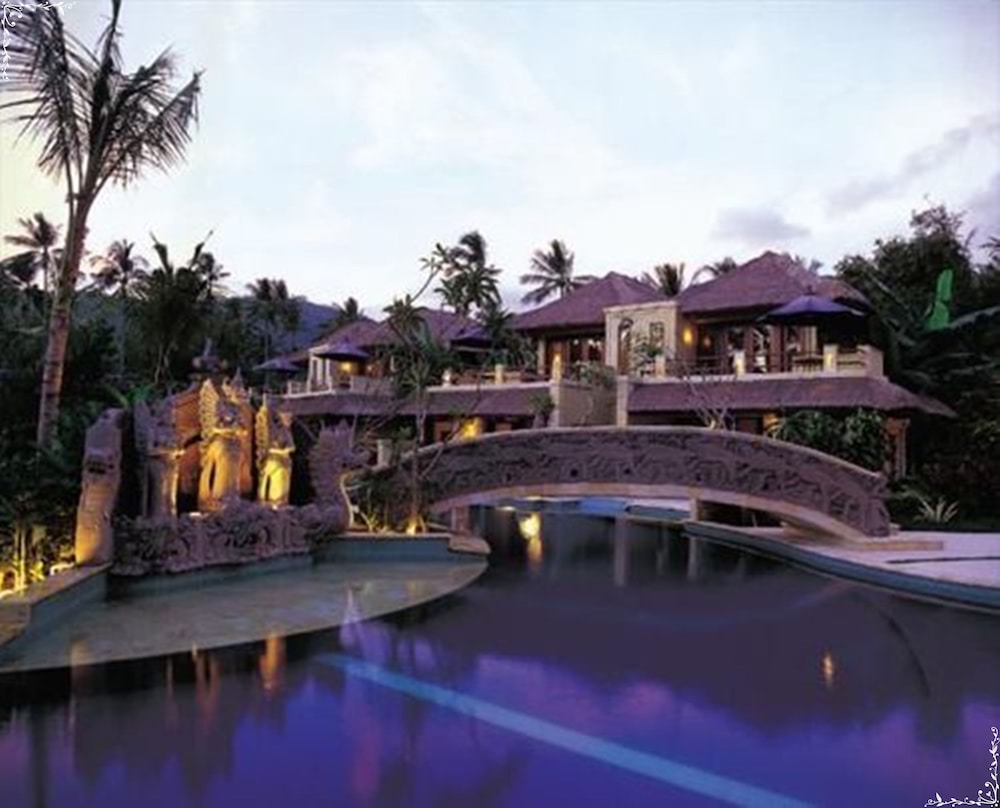 Pool Villa Merumatta Senggigi 4/50