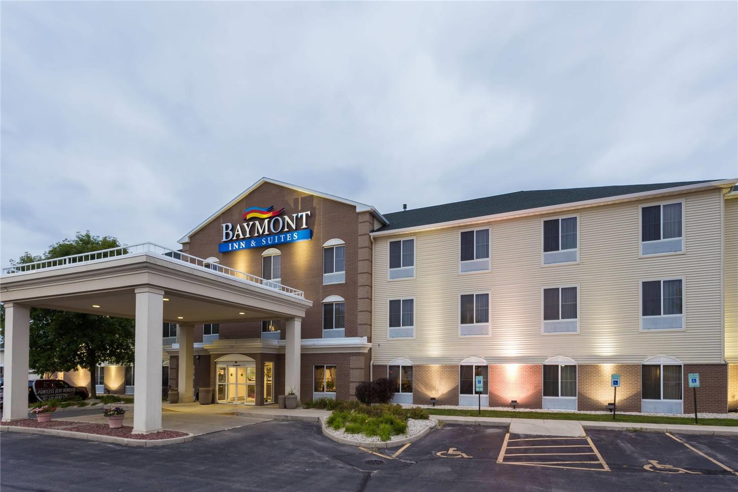 Baymont by Wyndham Waterford/Burlington WI 4/43