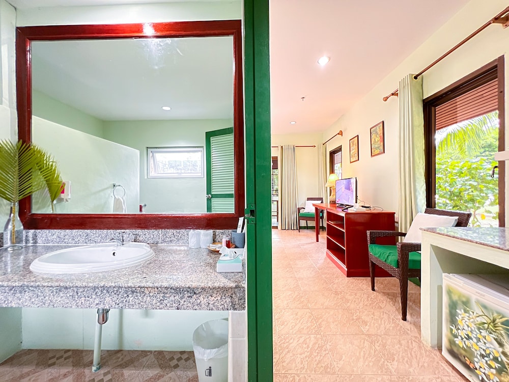 Cruiser Island Resort by Swiss-Belhotel 94/95