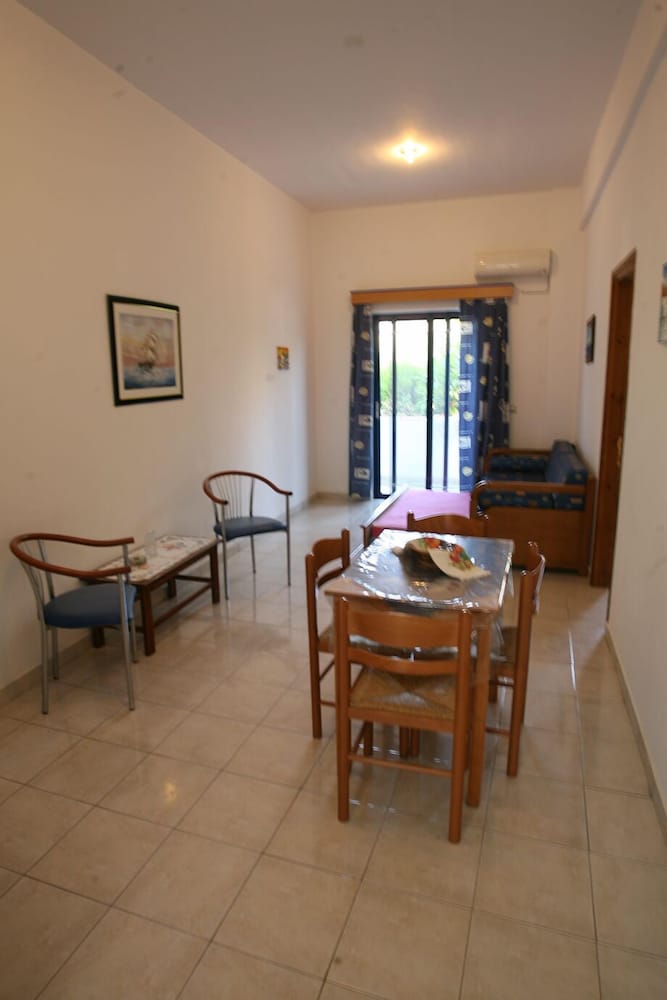 Nitsas Hotel Apartments 41/54