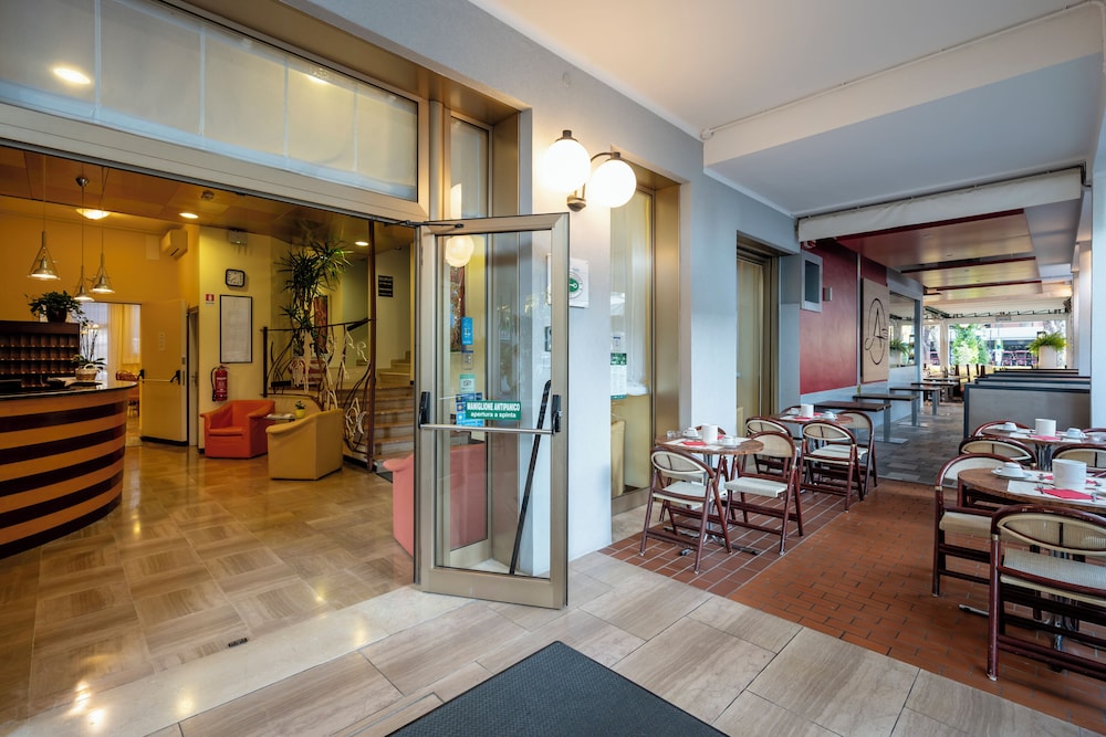 Aparthotel Pineda 35/55