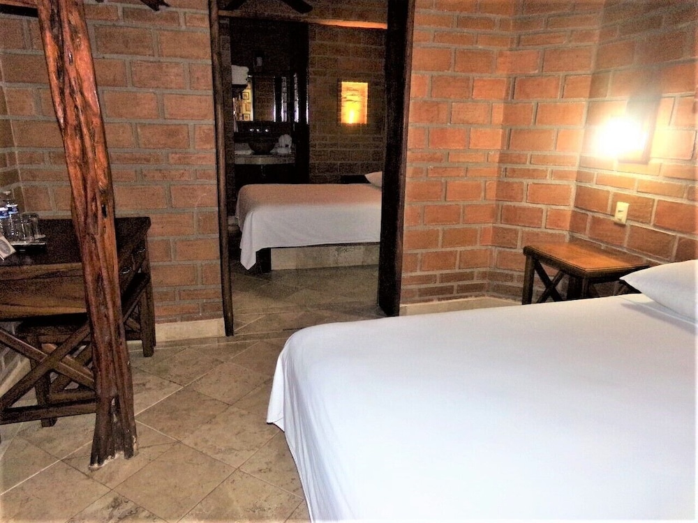 Hotel Casa del Lirio 29/46