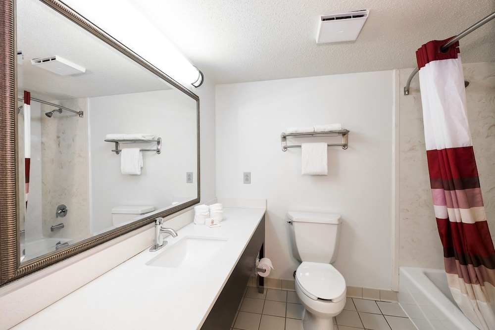 Red Roof Inn & Suites Stafford, VA - Quantico 11/32