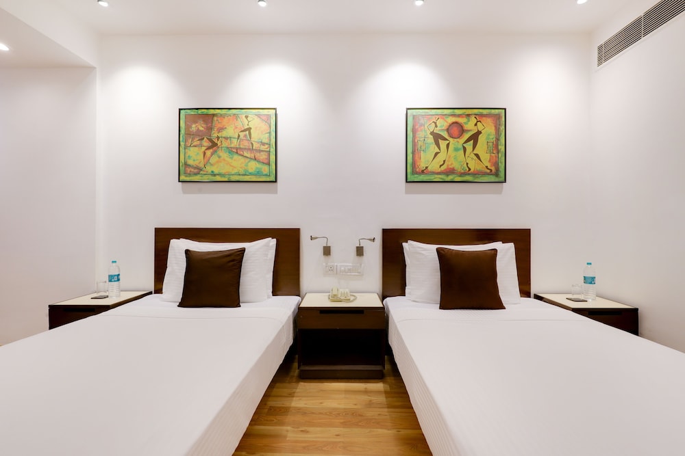Lemon Tree Premier 1 Leisure Valley Gurugram 26/60