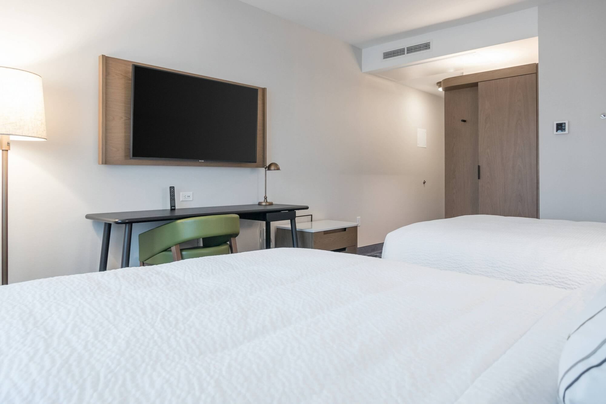room, 2 queen beds