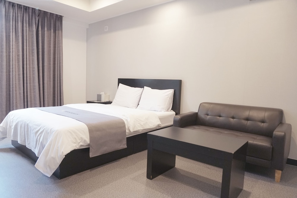 Persimmon Tourist Hotel 16/42