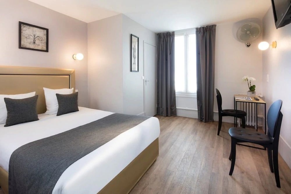 Hotel Des Roys 24/77