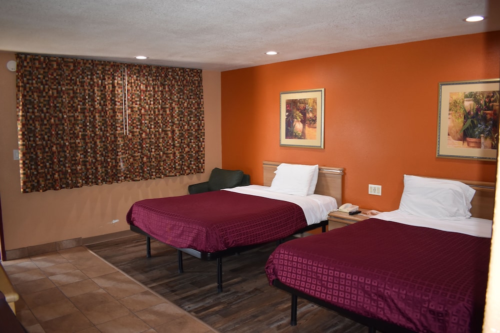 Apex Inn 19/51