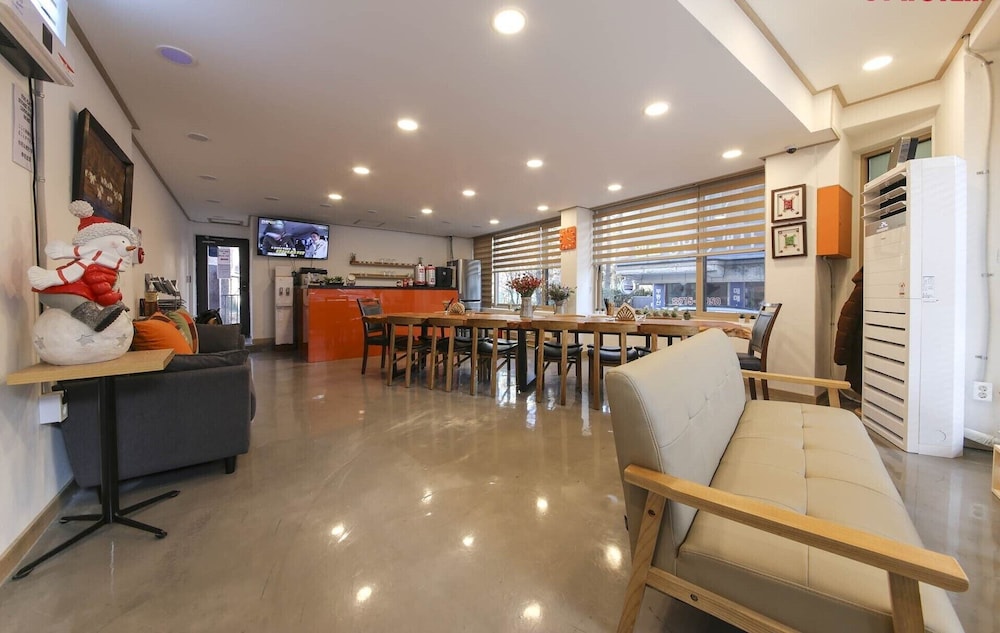 R Guesthouse 57/74
