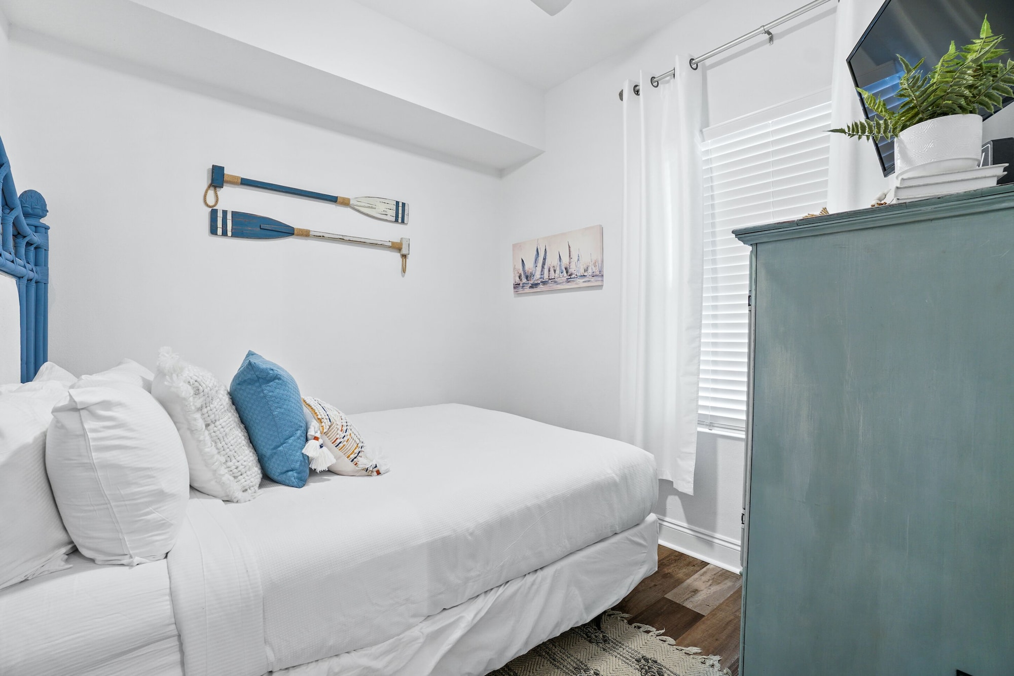 3 Bedrooms, Condo, 2 King Beds, Queen Bed, Sea View