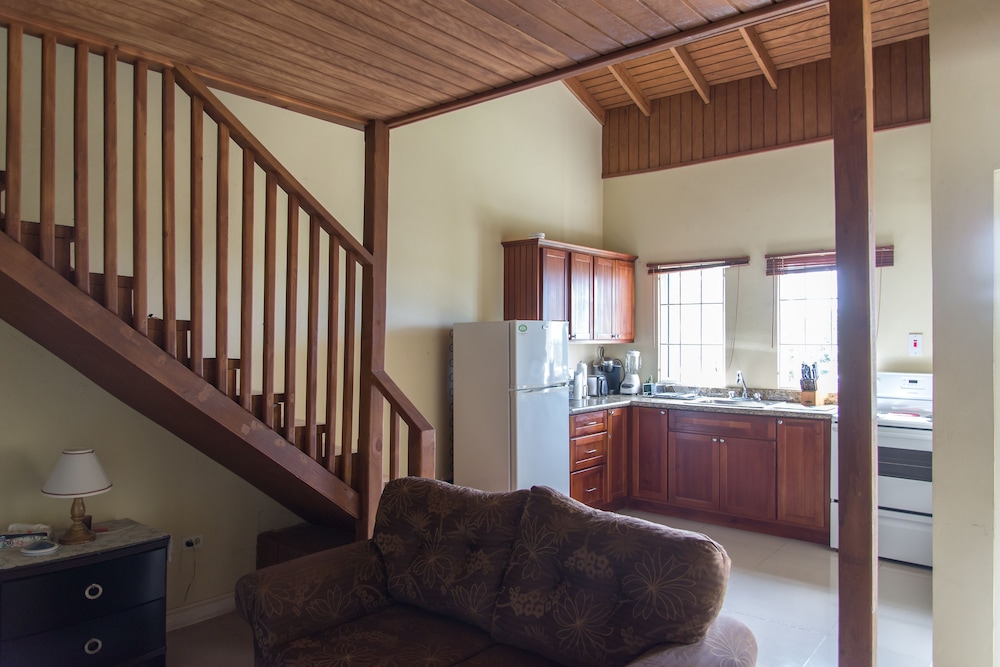 Monimo Ridge Suites 10/21