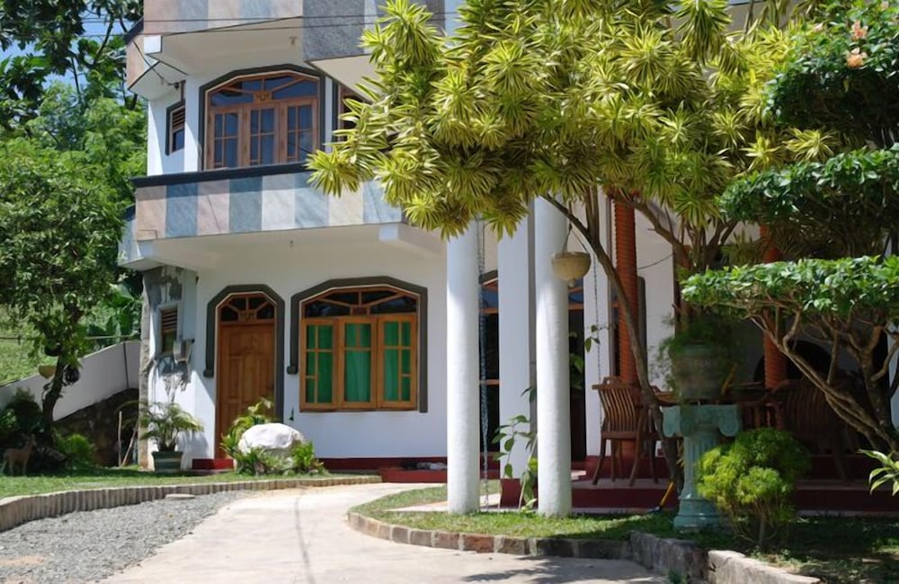 Castle Bay Resort 2/39