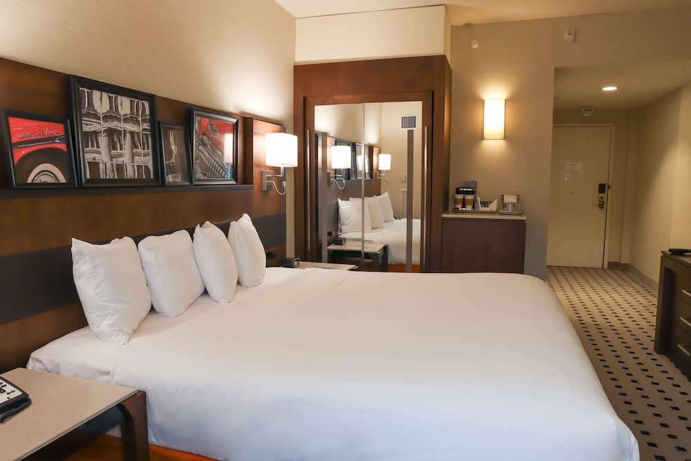 Radisson Plaza Hotel at Kalamazoo Center 22/66