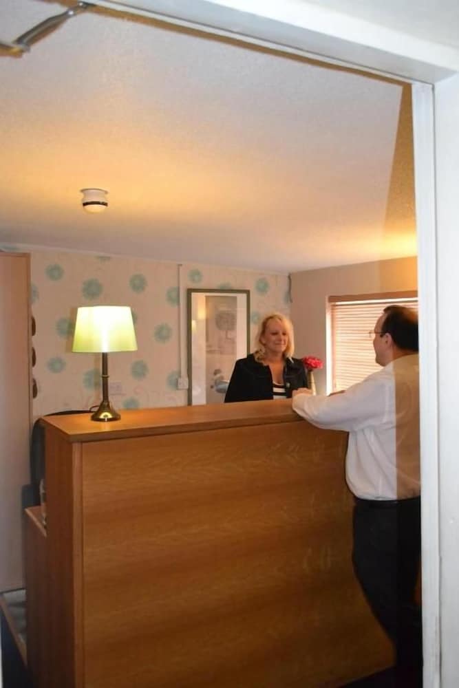 Ambrose Hotel 2/50