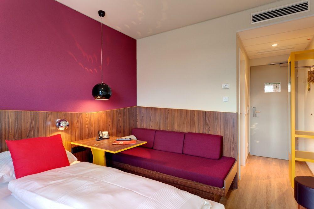 Meininger Hotel Frankfurt Main Airport 8/16