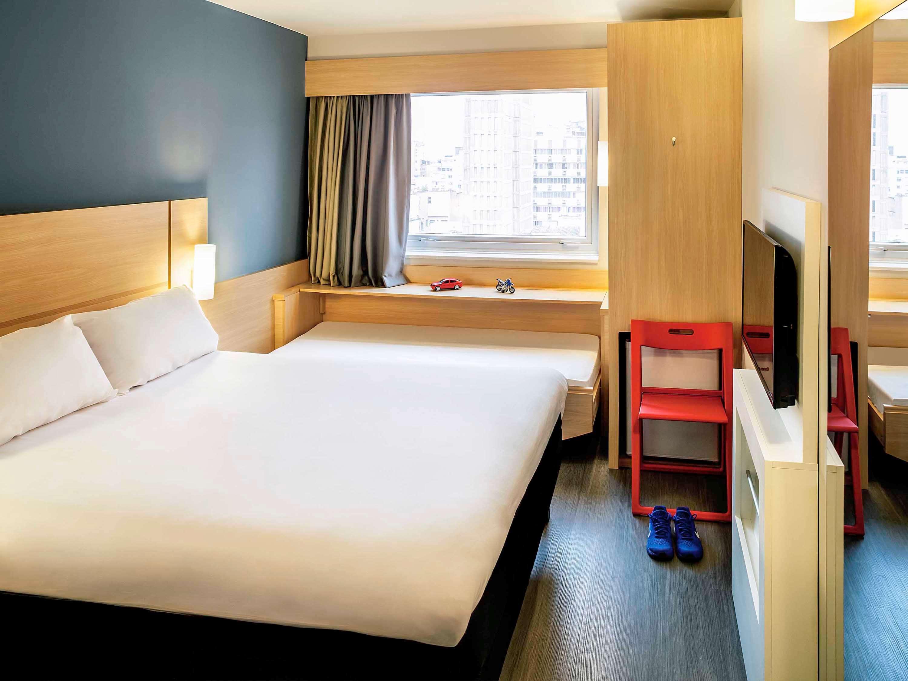 STANDARD, 1 DOUBLE AND 1 SINGLE BED
