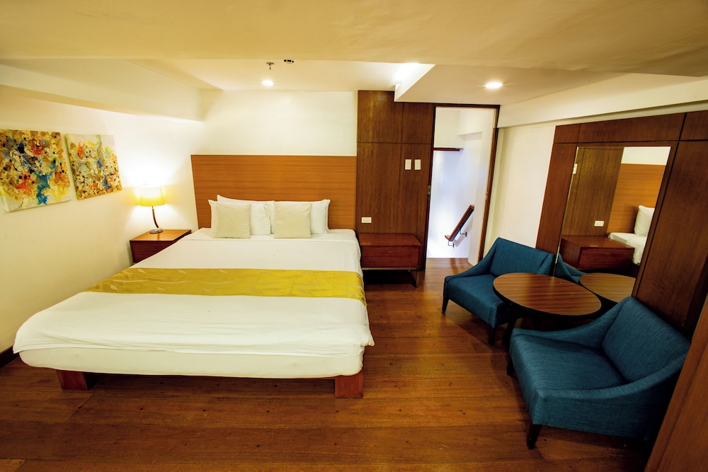 Harvest Hotel 14/68