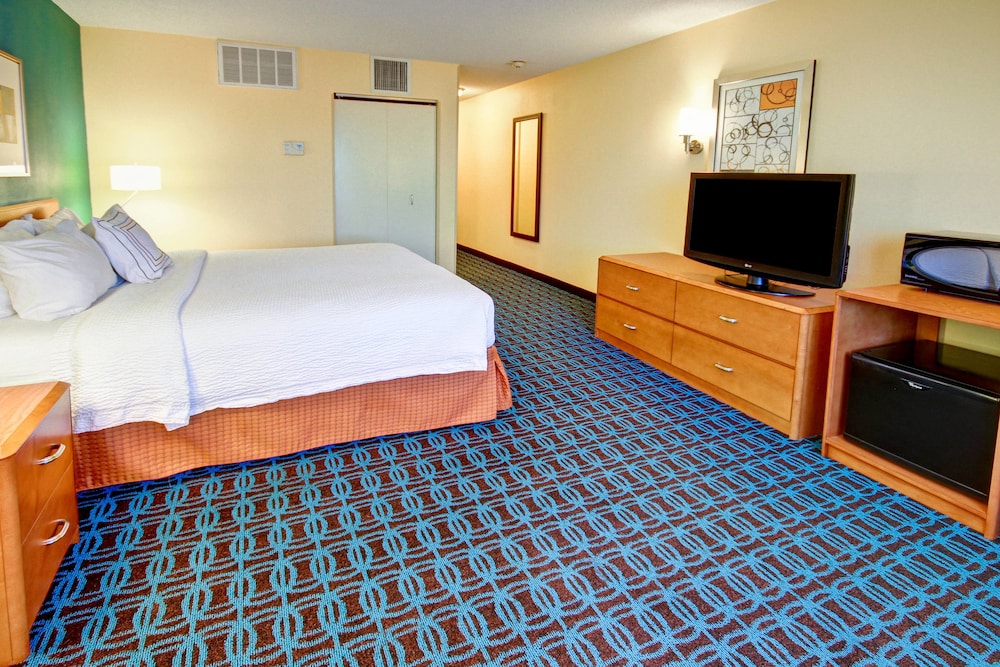 Fairfield Inn Suites Saratoga Malta 10/19