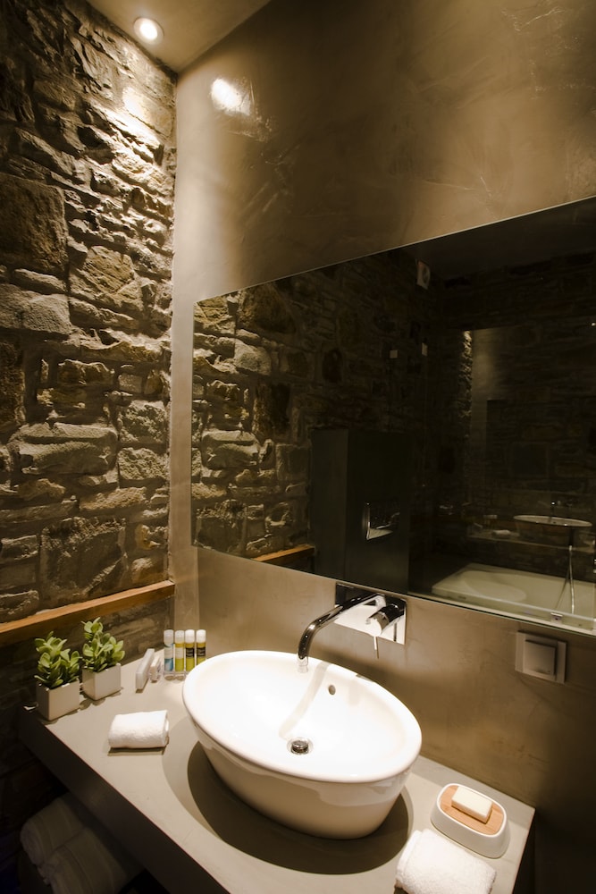 Kipi Suites 46/50