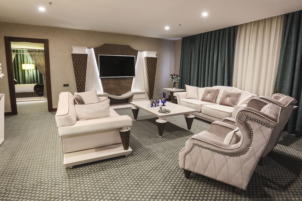 Nevali Hotel 35/50