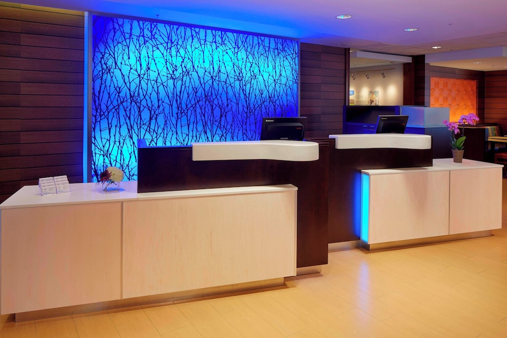 Fairfield Inn Suites Springfield Northampton Amherst 9/52