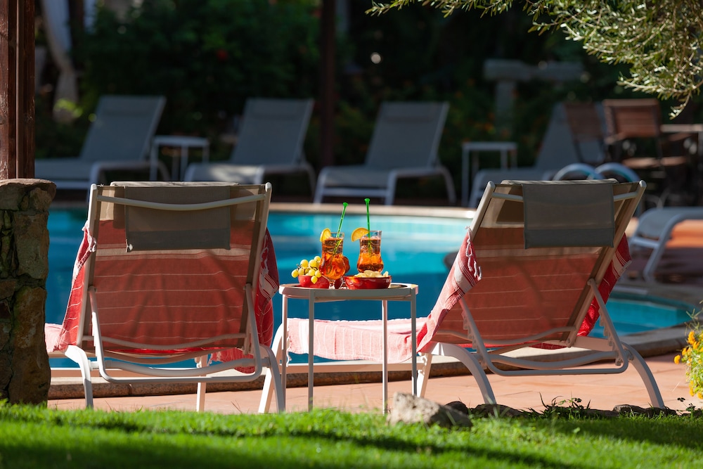 Nora Club Hotel and Spa 48/60