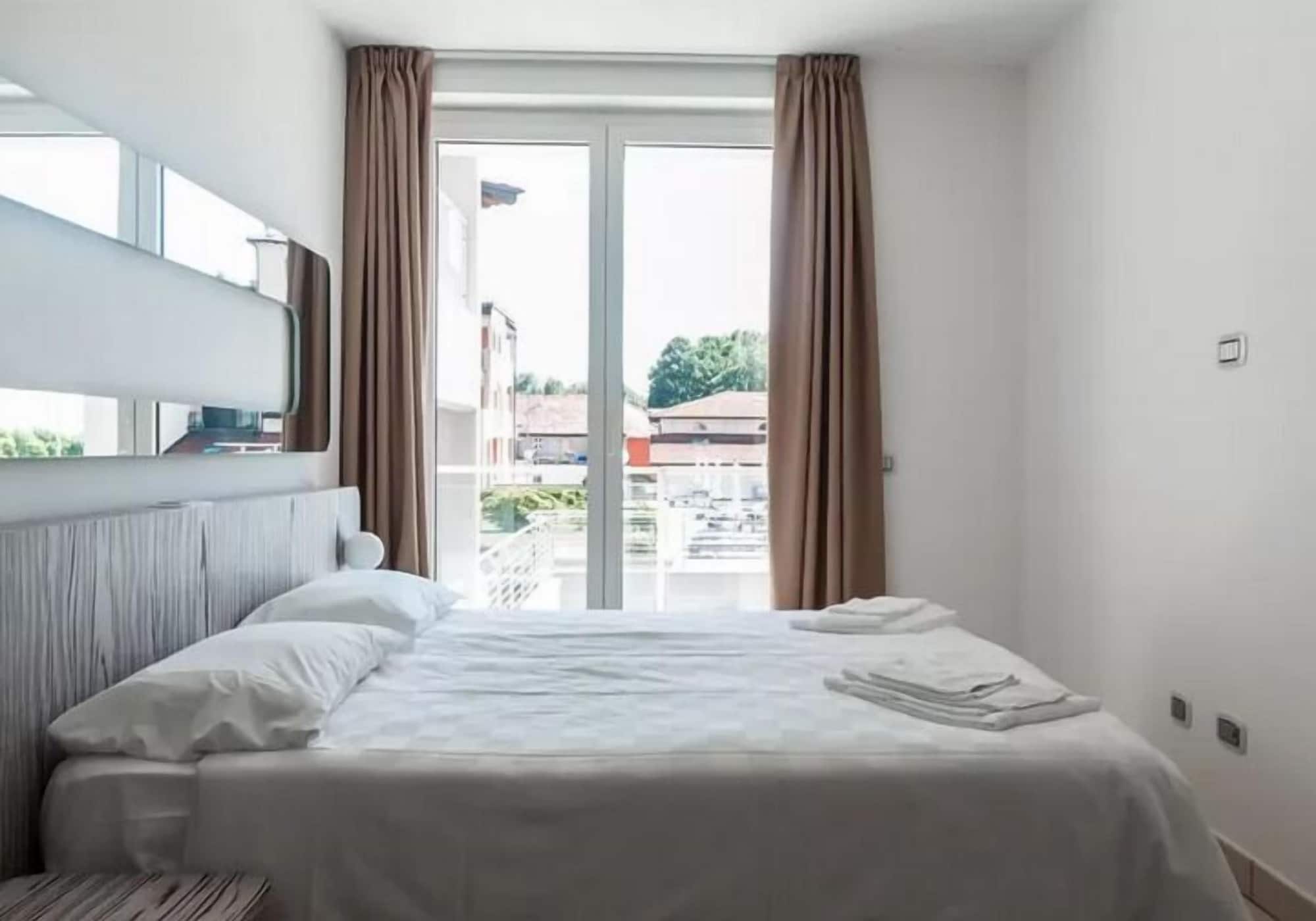 1 Bedroom, Romantic, Apartment, Double Bed, Pool View, Balcony