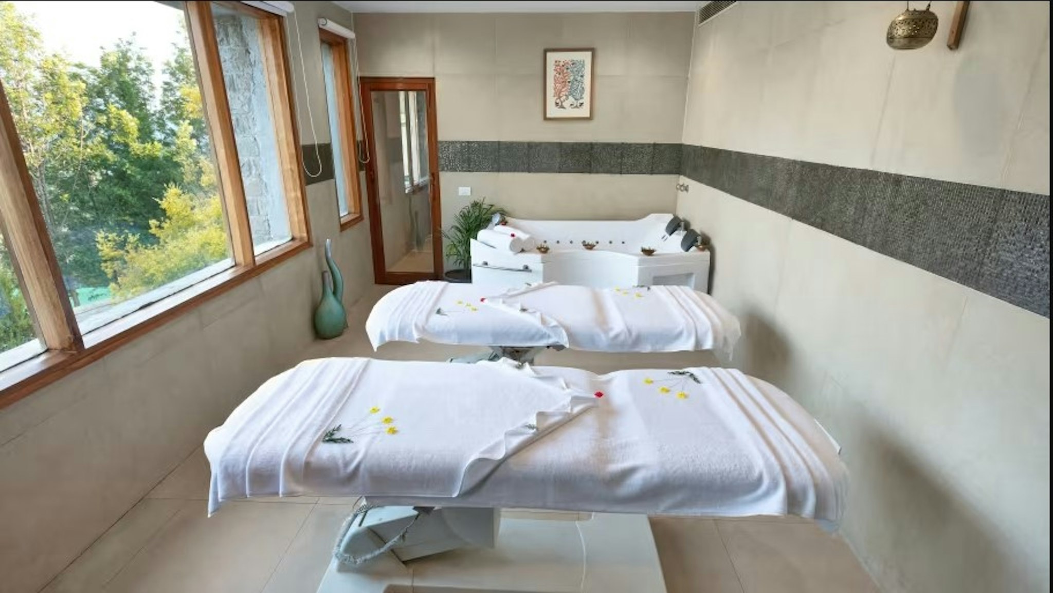 SURYA VILAS LUXURY SPA & RESORT 8/25