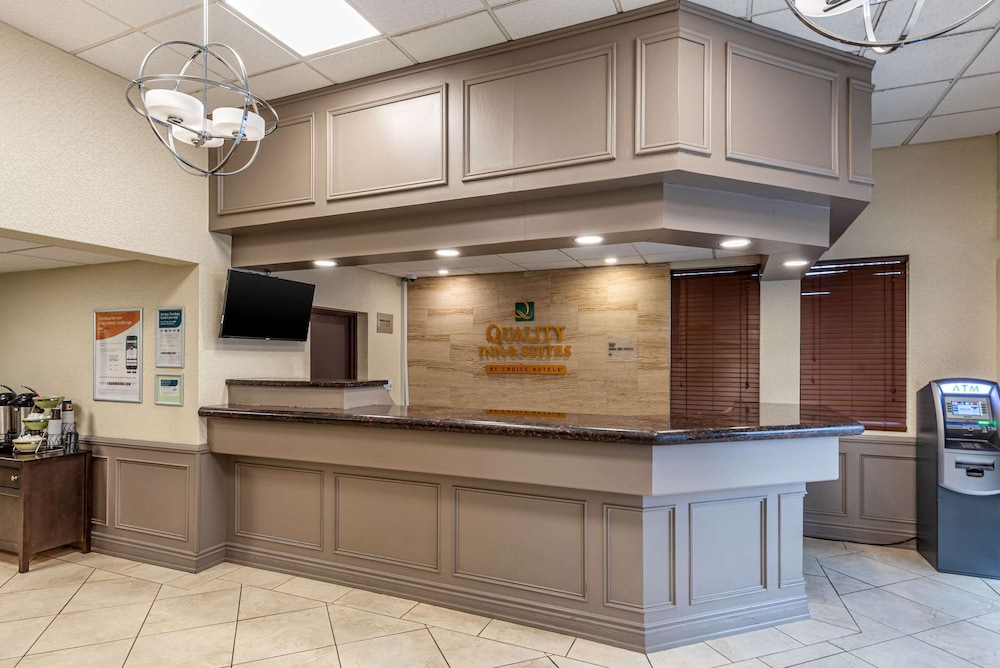 Quality Inn and Suites Niagara Falls ON 2/30