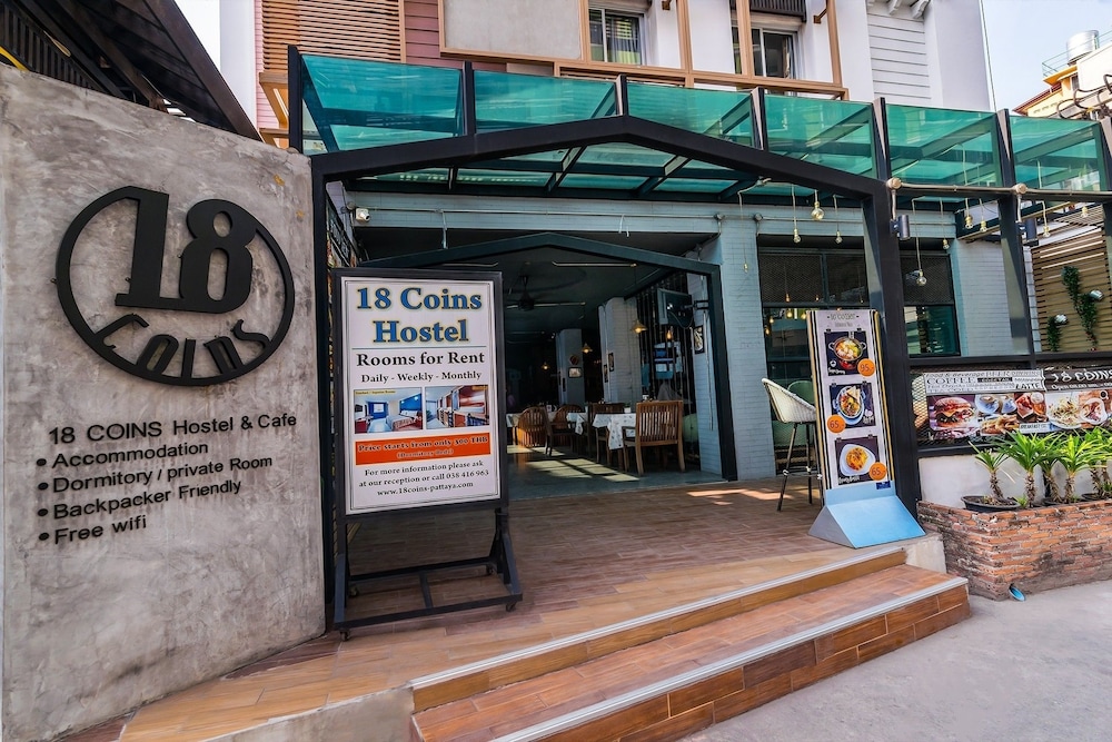 18 Coins Budget Hotel 62/67