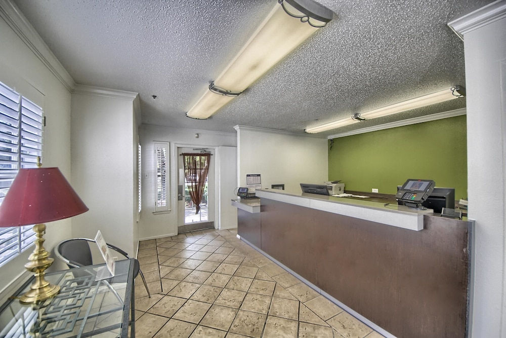 Lobby at Studio 6 Extended Stay - San Antonio, TX - Medical Center, SAN ANTONIO - TX