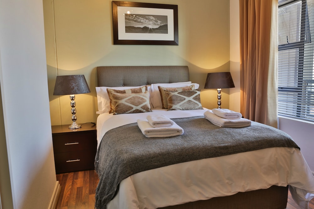 Westpoint Executive Suites - Apartments 18/70