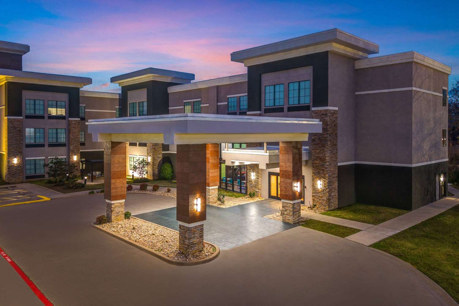 La Quinta Inn & Suites by Wyndham Tyler - University Area 1/20