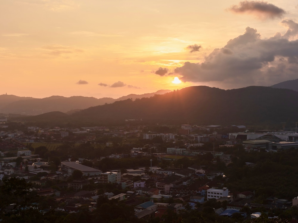 Ibis Styles Phuket City 56/60
